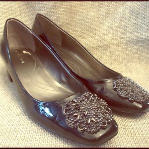 Tahari Block heels pump